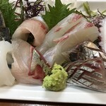 入福 - 刺身盛り合わせです。