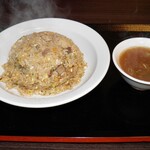らーめんでぽっと - チャーハン(スープ付き) 700円