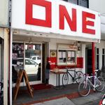 ONE - お店 外観
