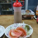 伊勢屋酒店 - サラダ。