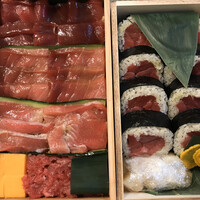 鮨 なんば 日比谷 - マグロチラシ15000円、マクロ太巻き12000円