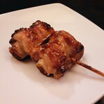 焼き鳥と地酒 だるま - 名物になる予感 抱きネギ