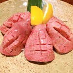 焼肉 スタミナ苑 - 特選厚切りタン塩