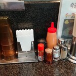 カレーとハンバーグの店　バーグ - テーブルの設え