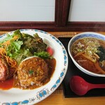 Tsukimichi - ハンバーグ定食