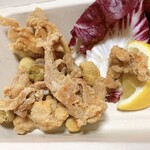 レッドペッパー - 鶏せせり肉とオリーブのセモリナ粉揚げ