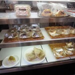 ココアベーカリーカフェ - ショーケース