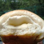 ココアベーカリーカフェ - 塩パン　断面