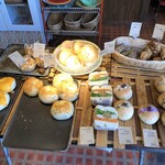 ベーグル研究所matatabi - オープン直後は、まだまだ有りますねぇ〜( ^ω^ )