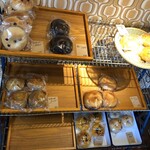 ベーグル研究所matatabi - 毎回、30種類前後のベーグル達が並びますo(^▽^)o