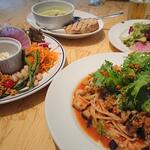 TODAY'S SPECIAL KITCHEN - 