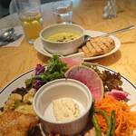 TODAY'S SPECIAL KITCHEN - 