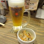 とり右ゑ門 - 生ビールとお通し ※クーポンでウェルカムドリンクサービス