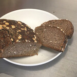 ライ麦ハウスベーカリー - 型焼きライ麦ミューズリー。ちょっと香ばしさプラス