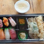 札幌海鮮丸 - 料理写真:握り6貫セット 850円(うどん)