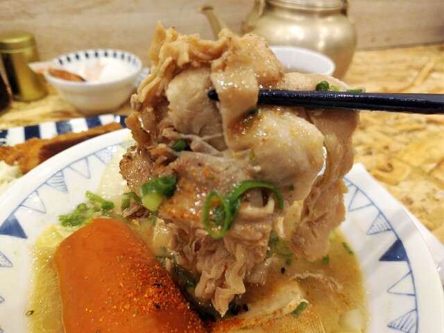 ランチ遠征記 大阪東梅田 野菜を食べるごちそうとん汁 ごちとん ホワイティうめだ店編 今どきのオシャナ豚汁 By Tintin 呑んだ暮れ 野菜を食べるごちそうとん汁 ごちとん ホワイティうめだ店 梅田 定食 食堂 食べログ