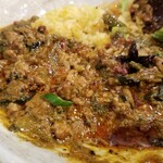 SPICY CURRY 魯珈 - HC担々咖喱~ハードコア中華風キーマカレー~に自家製ハードコアラー油投入