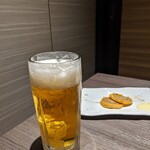 関内 個室と和食 鳥継 - 生ビール & 辛子蓮根の天ぷら