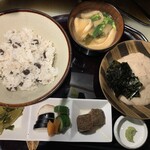 漁港直送鮮魚と四季折々の日本酒 魚と味 - 