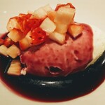 イル アオヤマ - ●デザート、トプフェン、完熟イチゴ、赤ワインソース