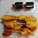 Kushikatsu Dengana - 特製ソースが付いてくる