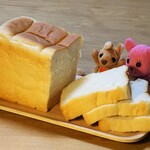 食パン専門店 DEAI THE BAKERY&CAFE - 食パン　カットして♡