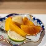 うを徳 - 2020.4 フルーツ盛り（石垣島パイナップル、宮崎マンゴー、愛媛ブラッドオレンジ、メキシコ産ライム）