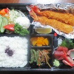 加里部亭 - 大海老フライ弁当 1,600円（税込）。　　　　　2020.04.26