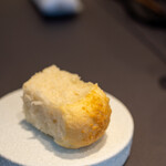 プレゼンテ スギ - 2020.4 本日の焼き立てパン（チーズとバターのパン）