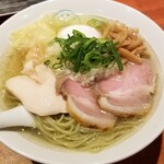 麺屋 六感堂 - 特製ワンタングリーン麺（しお）