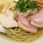 麺屋 六感堂 - 特製ワンタングリーン麺（しお）