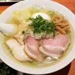 麺屋 六感堂 - 特製ワンタングリーン麺（しお）