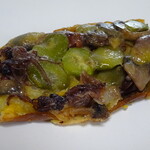 BOULANGERIE PANJA - ホタルイカ・マッシュルーム・そら豆のアヒージョ