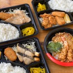 Manaduru Sakanaza - 2020春、テイクアウトのお弁当始めました。天丼680円
      サワラ西京焼き弁当650円
      ブリ照り焼き弁当650円
      唐揚げ弁当650円
      その他のメニューもご相談ください！
      全て税別、仕入れにより魚、価格は変動します。受け渡しは10時〜14時です。