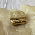 ベイク ルーム - スモア！手作りマシュマロのもっちり食感と、上下のチョコレートが合う！クッキーは粉感ある全粒粉で、軽ーい仕上がり！