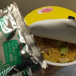 LAWSON - 料理写真:後入れの液体スープ