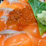 とっとや 六番 - サーモンといくらも、もちろん美味しいですね(⌒0⌒ゞ 