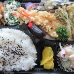 そめ忠 - 天ぷら弁当　800円