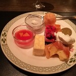 ロウリーズ・ザ・プライムリブ - デザートバーから