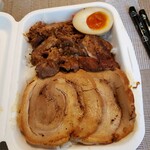麺屋 音 - ラーメン屋が作る本気の肉盛り弁当 550円