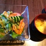 下北屋 - サラダとお味噌汁