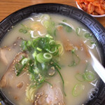 大阪 ふくちぁんラーメン - 塩とんこつラーメン　トッピングの梅干、ナルトが写ってない(涙