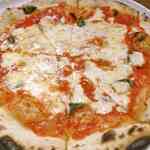 ピッツェリア Tatsunoko - 「マルゲリータ」もトマトソースもチーズもたっぷり！