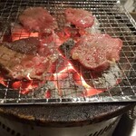 炭火焼肉屋台 たじま屋 - 焼きます
