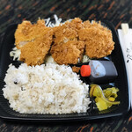 とん八 - 三味かつ弁当　¥745