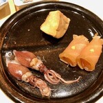 鮨 はしもと - 2020.3.  燻製した真梶木・蛍烏賊味噌漬け・甘く焚いた鮟肝