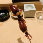 鮨 由う - 富山県産 蛍烏賊スチームボイルの串焼き