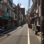 東京風月堂 - 一条流がんこラーメン総本家さんを出たら杉大門通りを新宿通り方向へ
