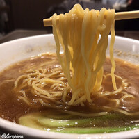 中国料理 豪華 - 麺は中細ちぢれ麺