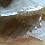 高塩菓子店 - 柏餅(こしあん210円